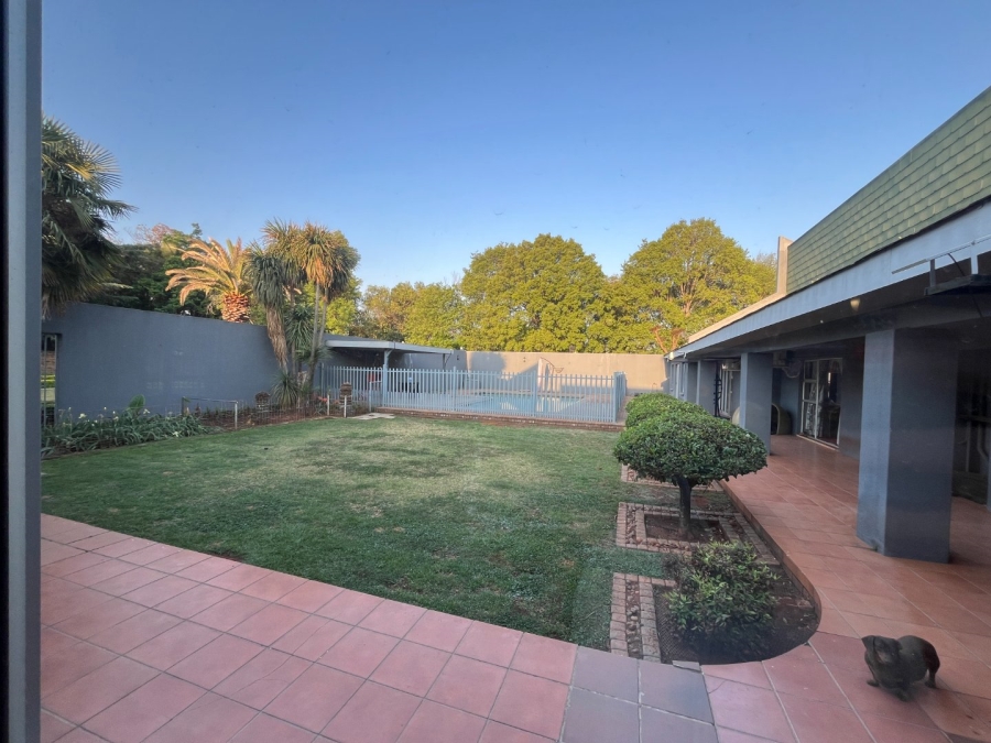 5 Bedroom Property for Sale in Van Der Hoff Park North West